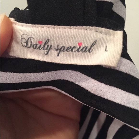 Black and white striped blouse - Picture 4 of 4